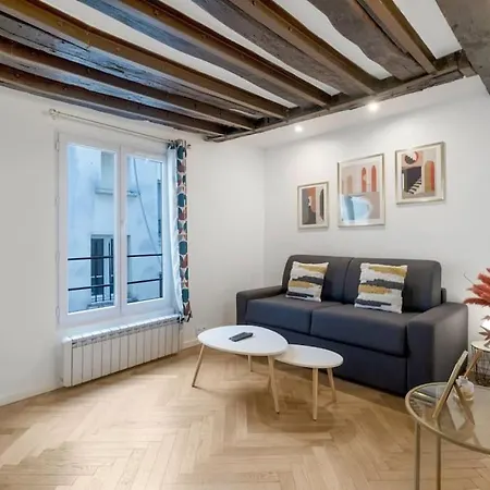 Typical Parisian Studio# Chatelet-les Halles Appartement *