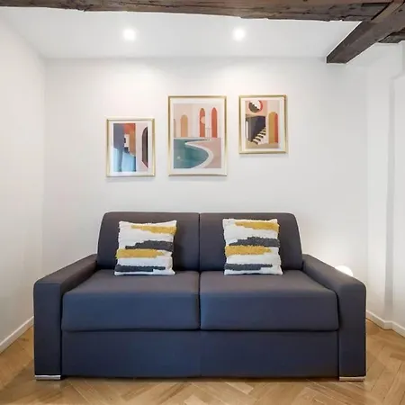 Typical Parisian Studio# Chatelet-les Halles * Paris