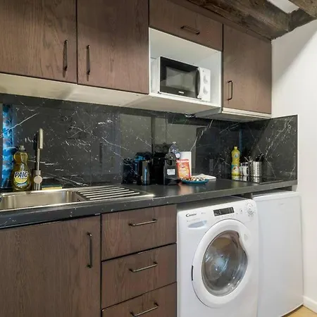 Appartement Typical Parisian Studio# Chatelet-les Halles Paris