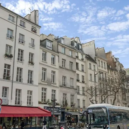 Typical Parisian Studio# Chatelet-les Halles * Paris